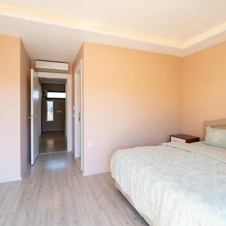 With Large Garden In Izmir, - Awz 109 Willa *